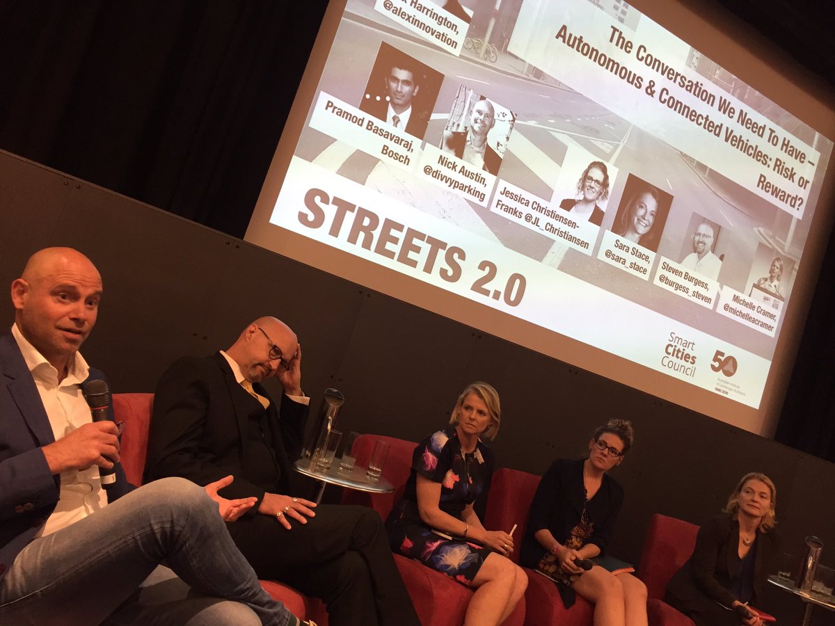 dibrookie's tweet photo. The super panel at #Streets2! Talking future. @sara_stace @MichelleACramer @DivvyParking @AlexInnovation @JL_Christiansen @burgess_steven ๐๐ https://t.co/rLNbM5CT1M