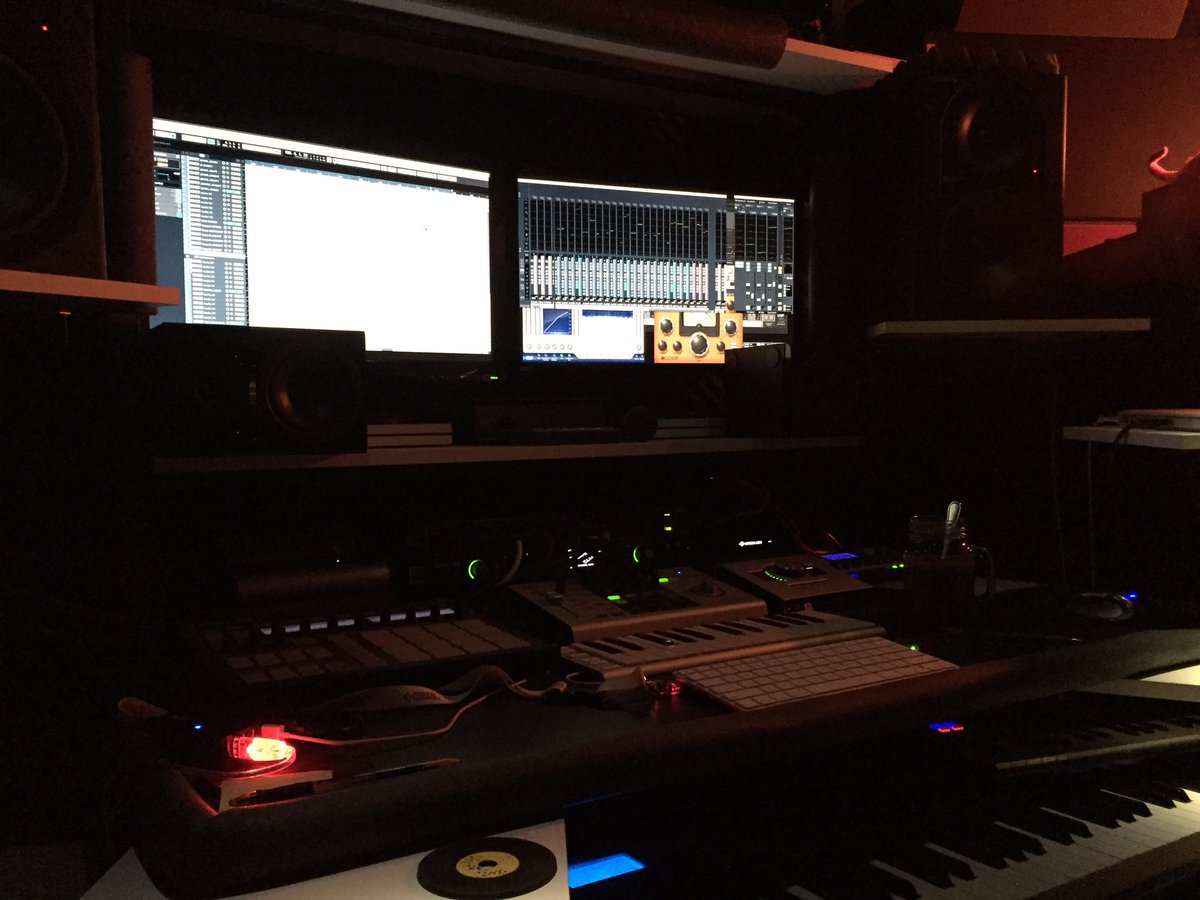 JEFFGUNN1's tweet image. Good time in studio finishing up final mixes for forthcoming solo guitar album @LAB_Productions