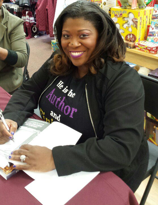 TracyWilliamson's tweet image. Reading excerpts from my friend @Megagracious1 Gillie&apos;s book #RevealedReflections #ImplodeExplode #SheWrites #Author