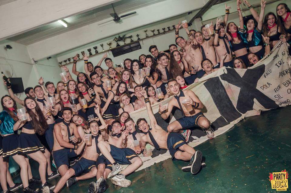 santaxlix's tweet photo. LA 49 EXPLOTÓ GROOVE, SANTA TERESA SE TE VA LA CAMADA DEL S16LO. NO HAY IMITACIONES PUT17AS https://t.co/FcdfXcroAY