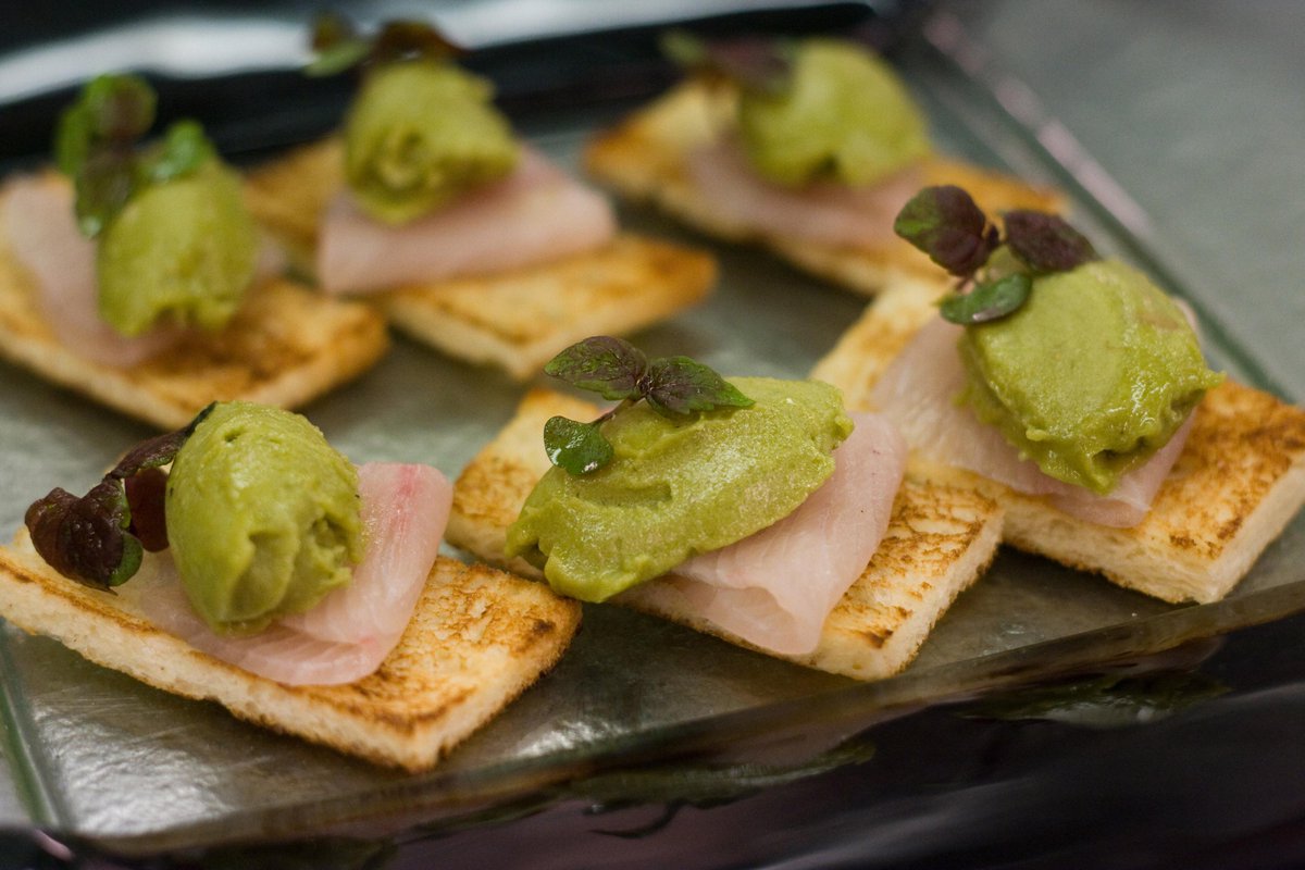 BeyondGuacamole's tweet photo. King fish sashimi with avocado and wasabi sorbet https://t.co/3TjlOzE63p