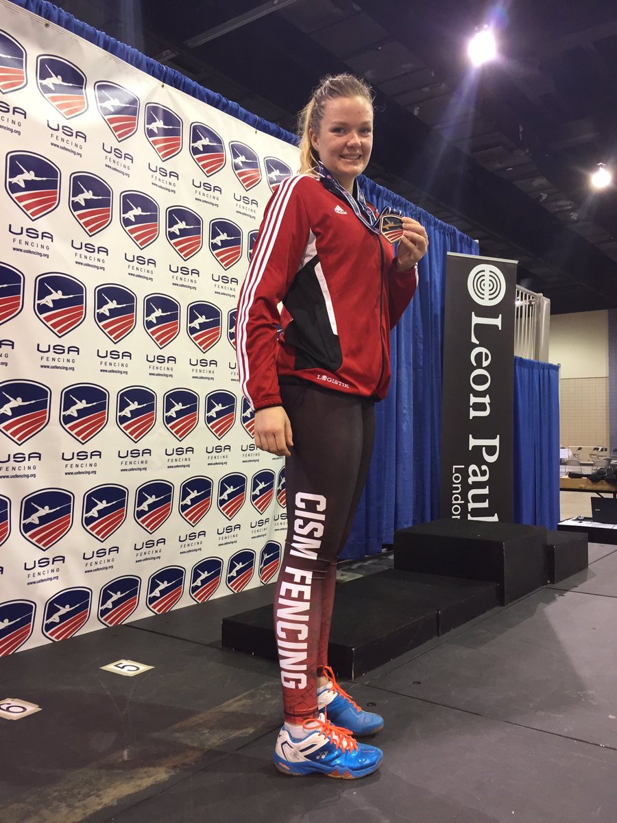 CuttingEdgeCAN's tweet photo. Congrats Katie Porter &amp; coach Patti - top 8 in Div1A women's épée at the Richmond NAC. #CuttingEdge https://t.co/AOfPiomRBy