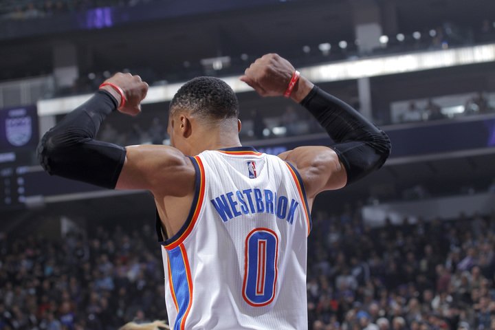 BleacherReport's tweet image. Six. Straight. Triple-Doubles

15 points, 11 rebounds, 10 assists for #TheBrodie with 6:00 remaining in the 3rd quarter