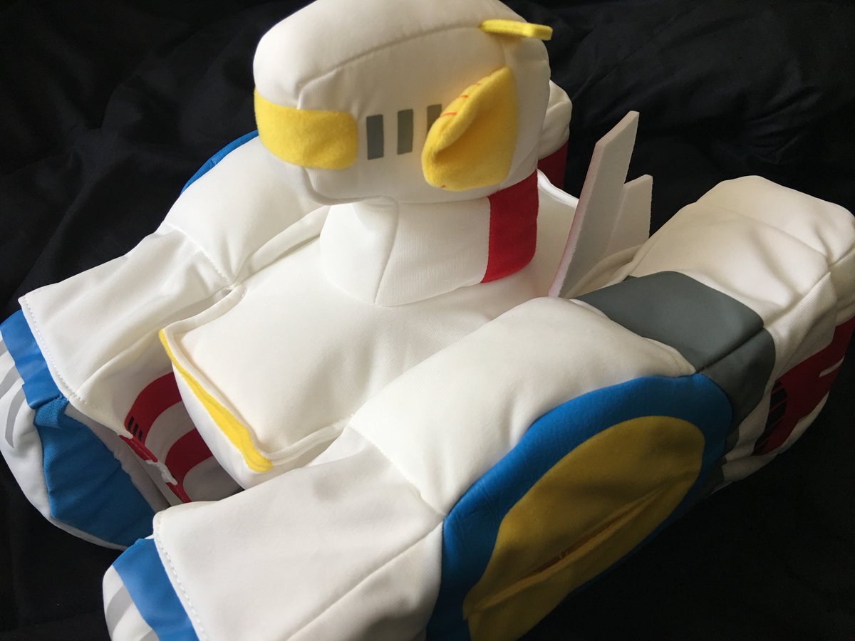 かたひと Sur Twitter 食料の買い出しに セブンイレブンに行ったら ガンダムの一番くじが ｂ賞の ホワイトベース型 ティッシュ ケース に強烈に惹かれたので 久々に一番くじを買ってみた これ 両サイドに１つずつティッシュを箱ごと収められるすぐれもの