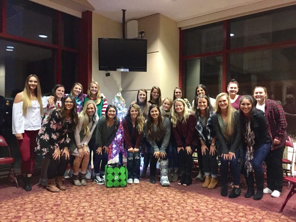 CofCSoftball's tweet photo. Team Holiday Party......this team can do great things this year..... #c-pride #charlestonway #pawsup @CofCSports @CAASports @NFCAorg https://t.co/cj4pT6nLHA