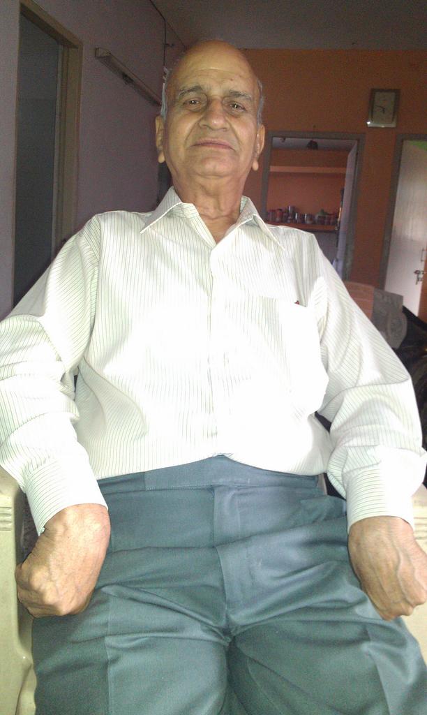 rohitandrohan's tweet photo. Feeling very low today.... Missing my Daddy a lot today. https://t.co/SJBApN2btQ