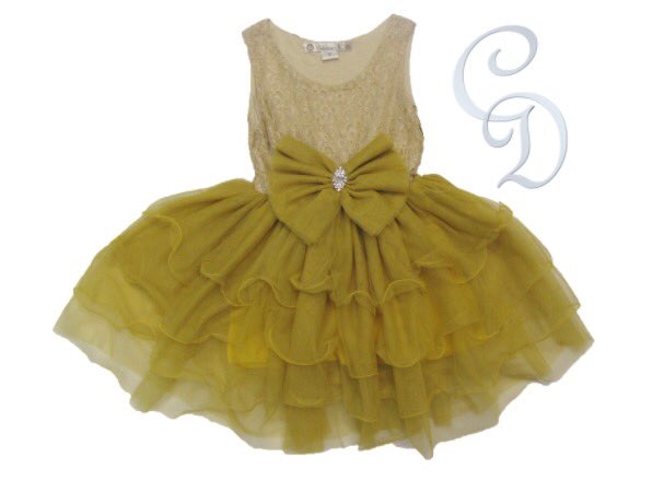 CollectionDalli's tweet image. Chelsea Gold Holiday Dress, tulle &amp;amp; lace, cotton lining, rhinestone pinned bow.
2t-6, one of each size available. 

facebook.com/commerce/produ…