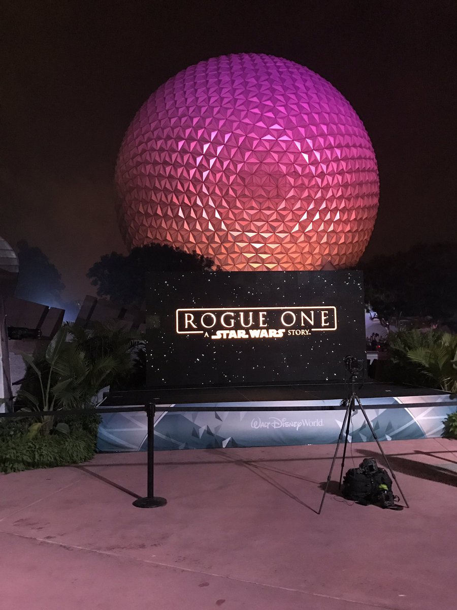DisFilmProject's tweet image. Excited for this party #RogueOne