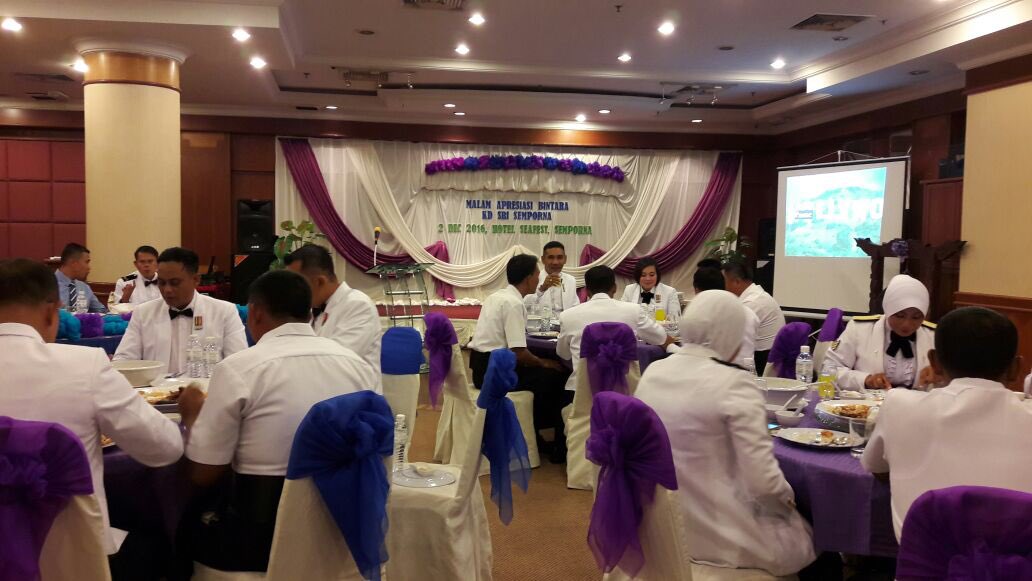 KDSM_PASKAL's tweet photo. Majlis Makan Malam #Apresiasi #Bintara #KDSMPeople di Hotel #Seafest #backbone #penghubung #kerjasama @tldm_rasmi @mawilla2 https://t.co/SuAe2VjXV0