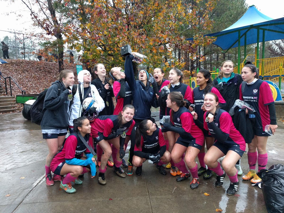 Sophie_Horan_25's tweet photo. 3 dubs this weekend and some new hardware #gotthatdub 👏💦💯 #saucinonem #keepit1hunna https://t.co/0SCE41JZZ3
