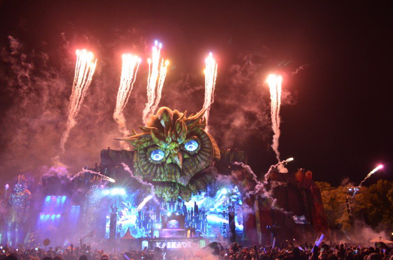 TheMusicTimes's tweet photo. #EDCNewYork Canceled for 2017, Festival "Taking A Break" https://t.co/6Ahug4wxgg https://t.co/xc6oKNaAFf