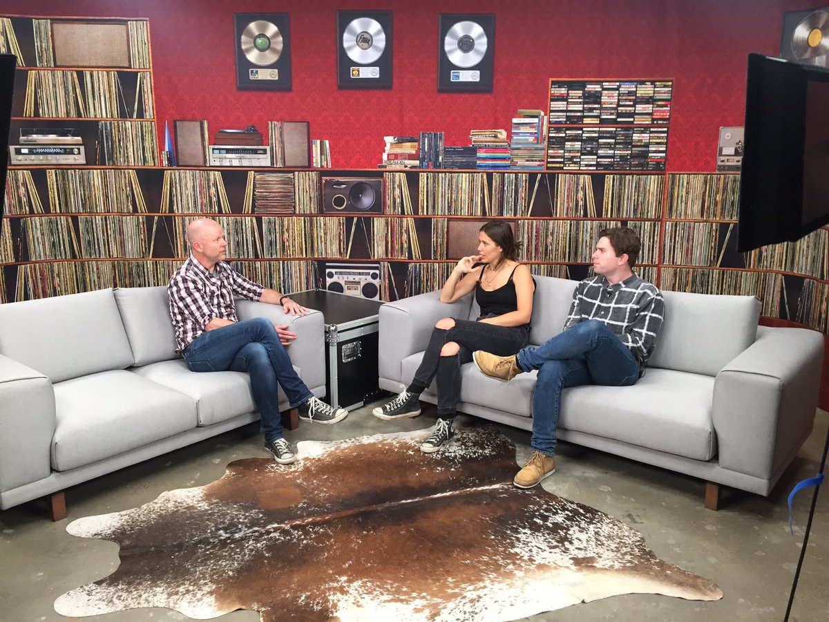 SkipiTv's tweet photo. Ep3 @therightnote_tv ft. @MiddleKidsMusic #edgeoftown #live @BernardZuel @doctormcdougall @DanielleMcGrane #rodyates https://t.co/FIdam1nYua https://t.co/80kavuKGZj
