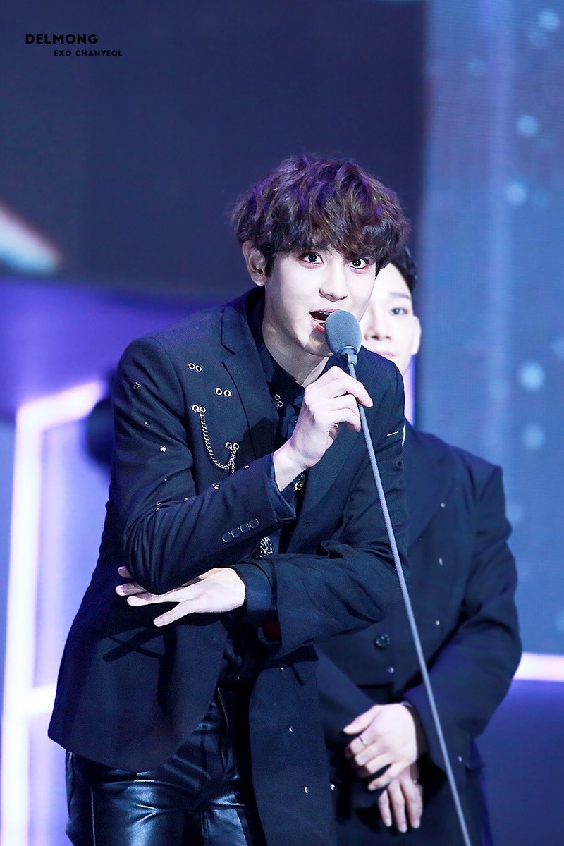 delmong_1127's tweet photo. 161202 MAMA #찬열 #CHANYEOL   4년연속대상 ���하해👍👍💕             https://t.co/EAxu2vAYoL https://t.co/3PgibWm1Km