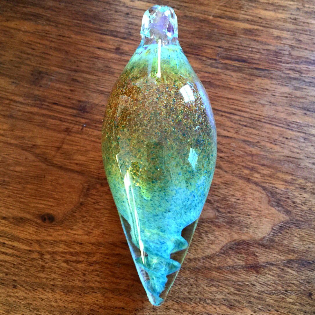WillJonesGlass's tweet photo. Making glass that makes your 🎄more beautiful. (That's my job.) Get yours at @BSGeneralStore. https://t.co/C9P5QOGWtM https://t.co/r22cy4KiMD