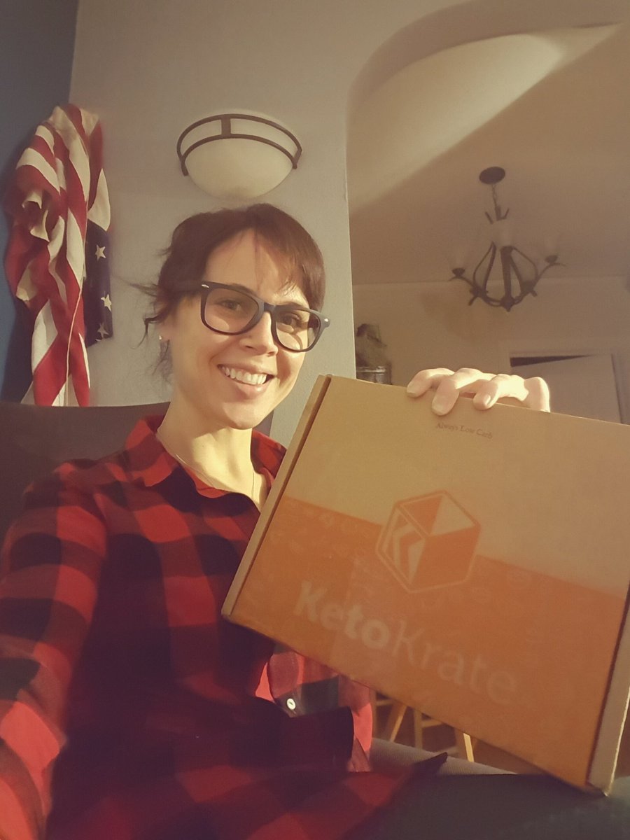 Suznelson's tweet photo. First @KetoCrate goodness. #ketocrate #lowcarb https://t.co/FvXIDoH8C8
