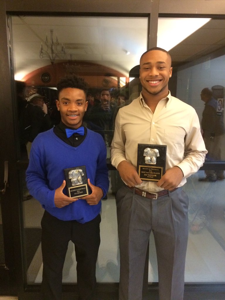 dacorian19's tweet photo. Blessings on Blessings. I love seeing my boys out here winning on em βΌοΈ #MVP #BackOfTheYear @BMooree931 #All-Region @cam https://t.co/Mr5a1R6hP8