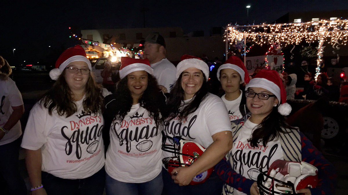 PortlandDynasty's tweet photo. Portland Dynasty Christmas parades 2016 🏈🔥💪🏼❤️🎄 https://t.co/F5kU8vTqp9