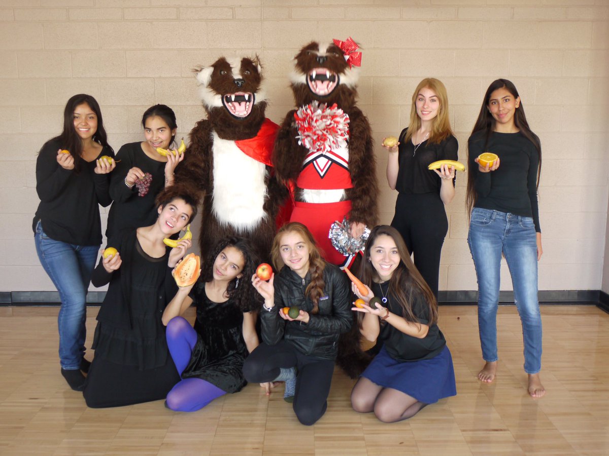 TucsonStuCo's tweet photo. Make sure to check out our newest club at THS🐾 @thmslunchclub1 they meet every Monday during conference! #idRatherBeEATING https://t.co/90e6B2MDDx