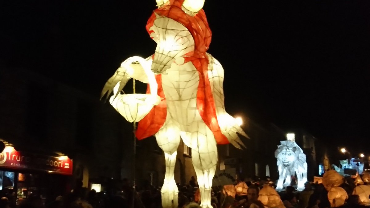 ARGilbertDesign's tweet photo. Beautiful evening last night in #Truro for the #cityoflights #ourgreatlittlecity https://t.co/72OpdUI5y4
