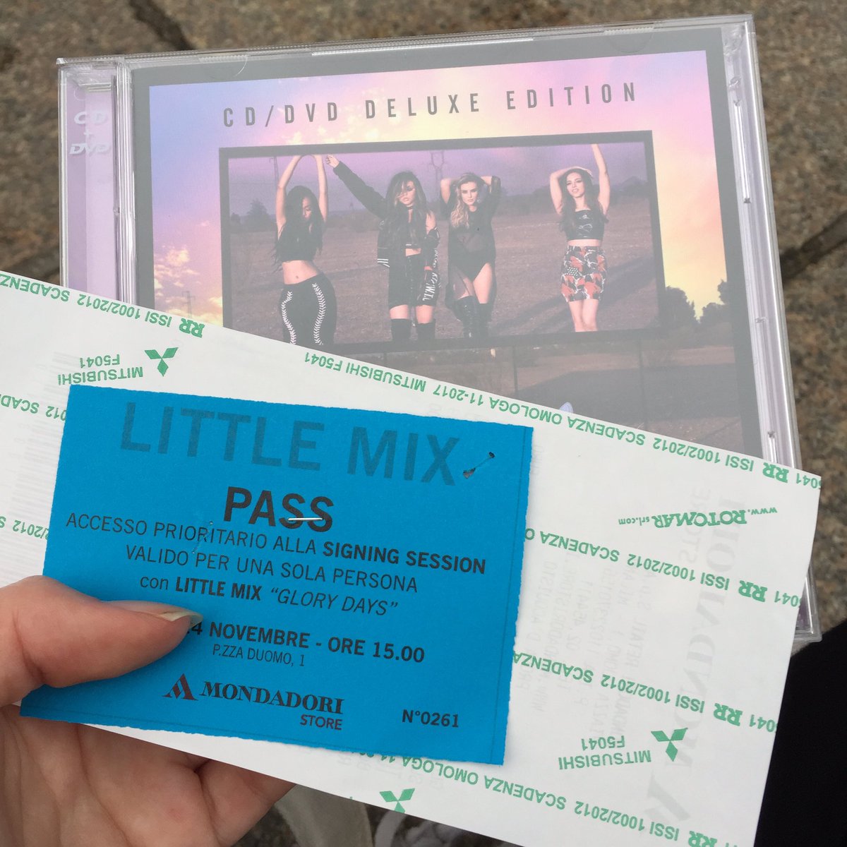 apricityjennie's tweet photo. @LittleMix 🇮🇹💘 https://t.co/7eGiQI5SrM
