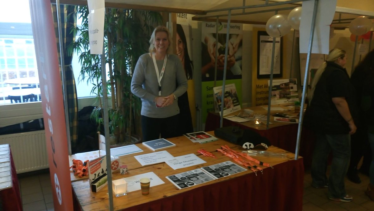 RestartTwente's tweet photo. Doen! Beurs bij Victoria in Enschede. 300 genodigden, vooral alleenstaande ouders. Wij hebben er zin in en willen helpen! #restart https://t.co/kCaeMqehs1