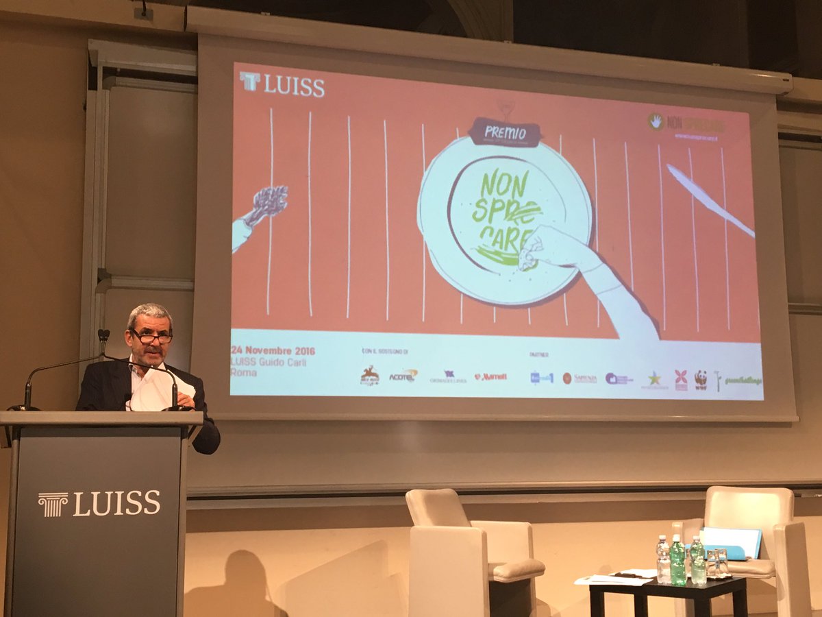 SmartphonersApp's tweet photo. Oggi siamo alla @UniLUISS per la premiazione del concorso @Nonsprecare! Amateci e incrociate le dita per #Smartphoners! ✌🏻️❤️ https://t.co/ahZNRsc3Qr