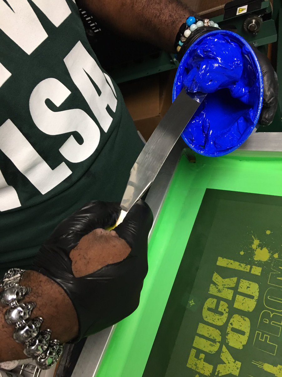 PhilthyTease's tweet photo. Bossman will recycle these gloves 10 more times! #PhilthyTease https://t.co/tIt71wQqEj