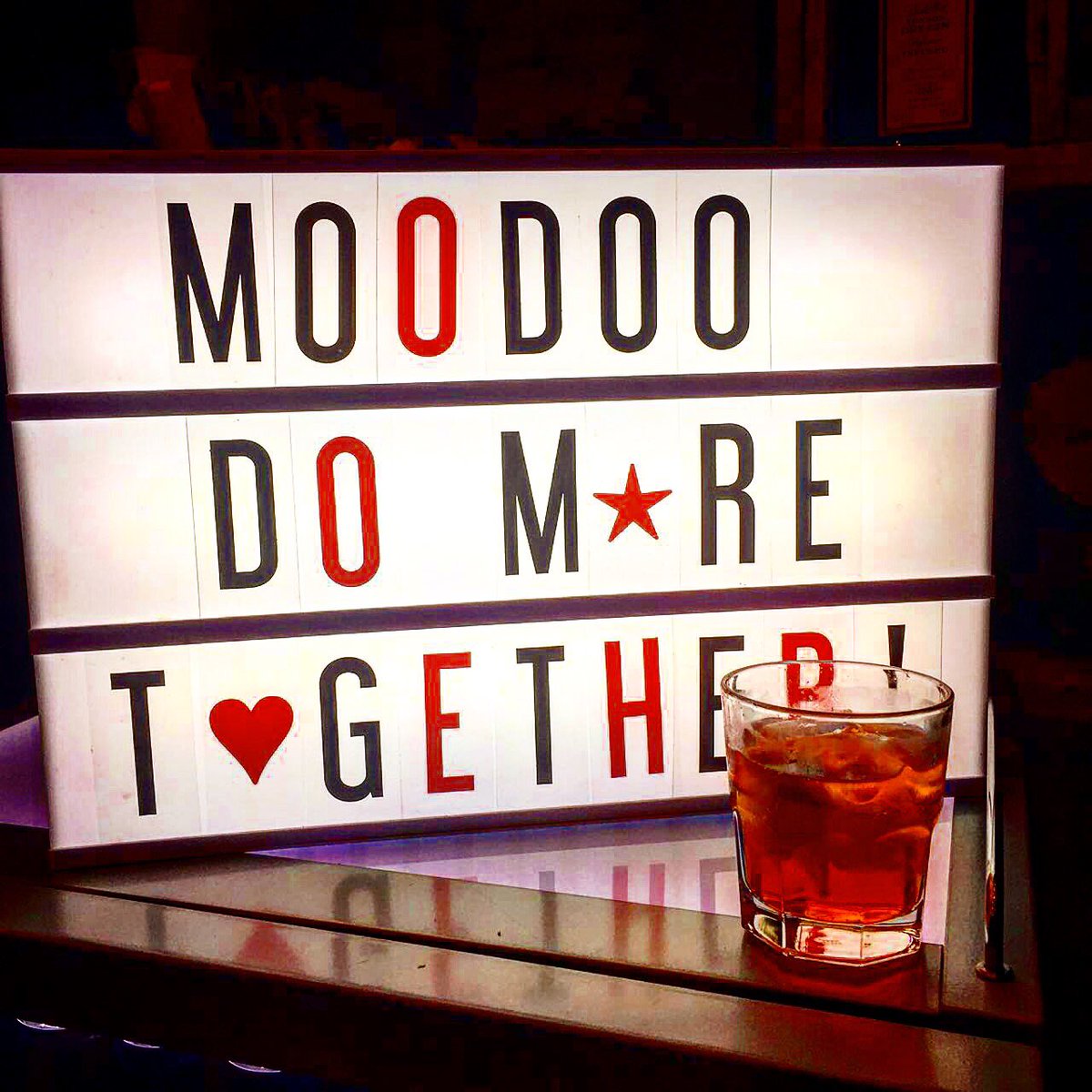 MoodooApp's tweet photo. A Moodoolicious evening last night with @ChandonIndia &amp; @CafeZoeBombay #DoMoreTogether #StartWithChandon https://t.co/O6IY8UPr1d