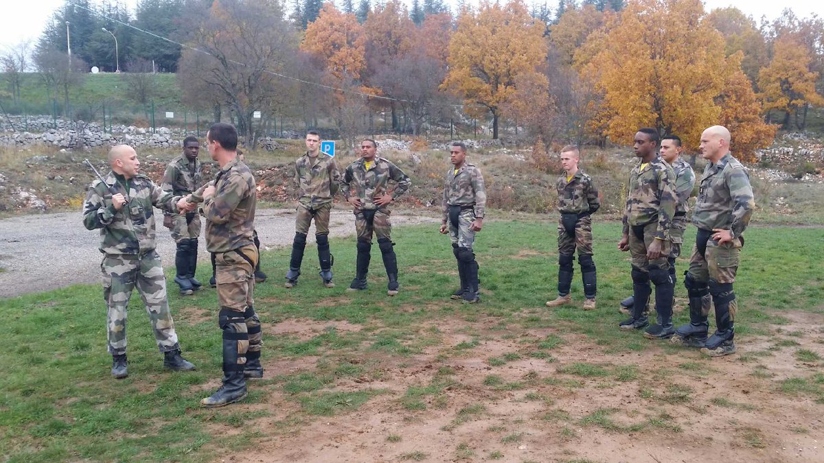 armeedeTerre's tweet image. #EnDirect du #3RAMA quoi de mieux pour commencer la journée qu'une séance de TIOR ?
Les bigors bientôt engagés #SENTINELLE en @iledefrance