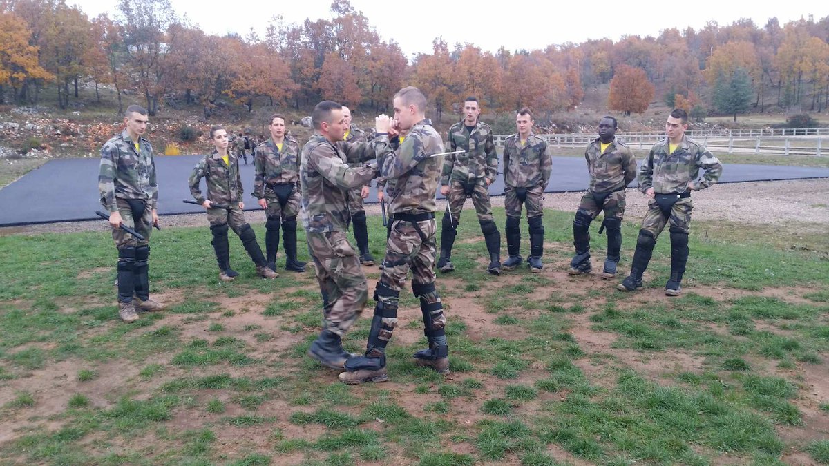 armeedeTerre's tweet image. #EnDirect du #3RAMA quoi de mieux pour commencer la journée qu'une séance de TIOR ?
Les bigors bientôt engagés #SENTINELLE en @iledefrance