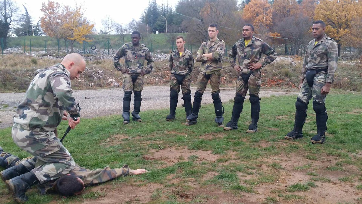 armeedeTerre's tweet image. #EnDirect du #3RAMA quoi de mieux pour commencer la journée qu'une séance de TIOR ?
Les bigors bientôt engagés #SENTINELLE en @iledefrance