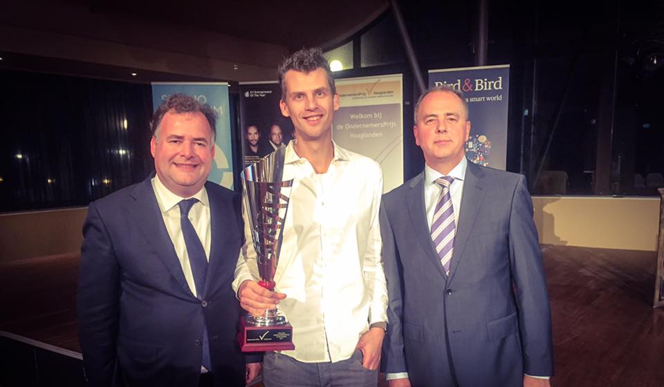 twobirdsNL's tweet photo. Bird & Bird feliciteert de winnaar van de #OPH17: Hartger Ruijs van Computest Group BV! @OPHaaglanden @computest https://t.co/8iYbxka8G9