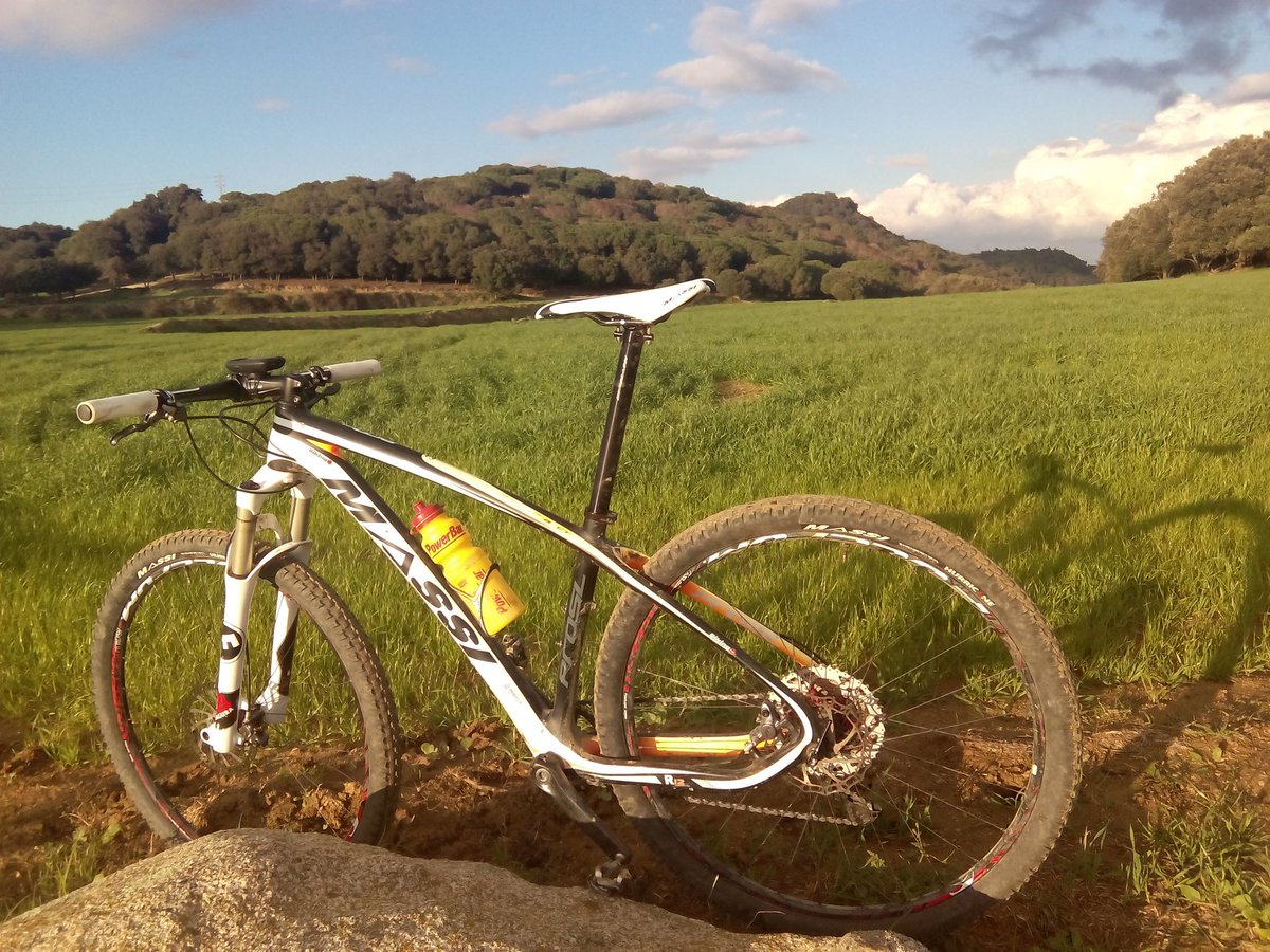 Después de la tormenta,siempre llega la calma...con las lluvias,los senderos de Tracks Maresme btt han quedado con mucho flow,disfrutalos!!