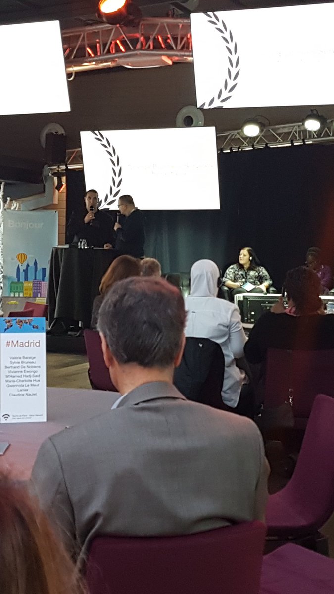 Ot_nora's tweet photo. #BestComCase
People&amp;digital ac @traissac1
"Tisser des liens proximité avec les dir com des grands groupes" 
Rdv sur @LinkedIn
#icforum2016 https://t.co/nmDk3uWOVN
