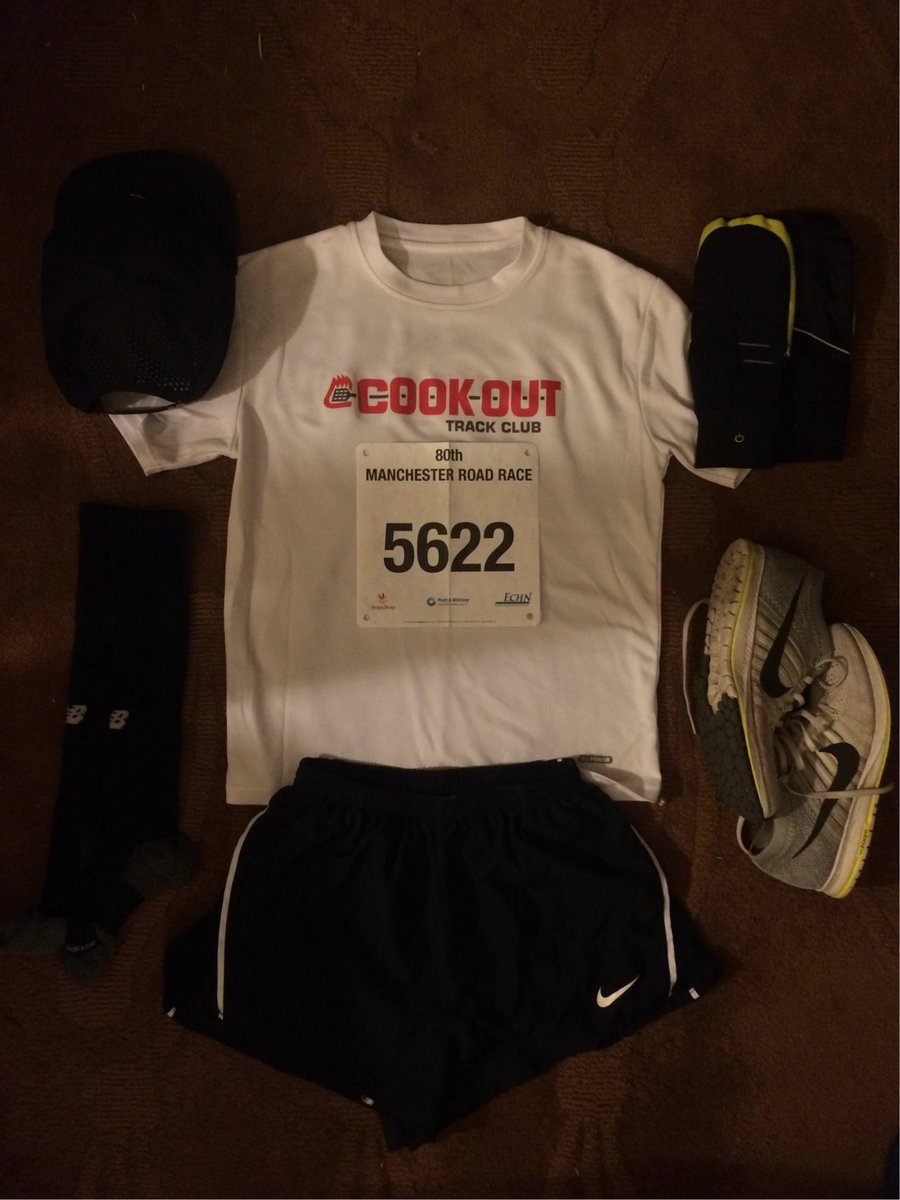 CookOutTC's tweet image. It&apos;s gonna be a cold one tomorrow at the #manchesterroadrace so our very own @NPBandjelly is opting for some sleeves