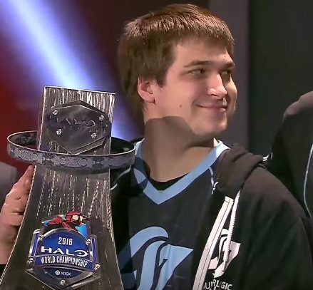 MoNsTcR's tweet photo. #dubchallenge @LxthuL https://t.co/eCb8XFEzhY