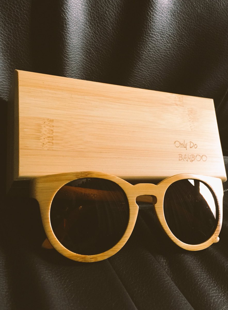 AdoreMinions's tweet photo. @Simplypalesa & @HisenseSA This is my #UltimateAccessory #UltimateElegance#WINSimplyxHisense https://t.co/d03vUPZVxY