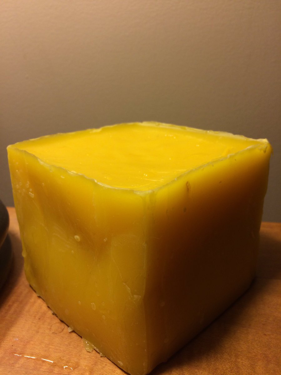 OlGrumpsHoney's tweet image. Transformed a square into a skep! #beemagic #beeswax