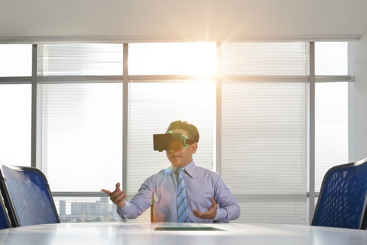 techreview tweet picture