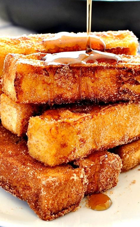 ItsFoodPics's tweet photo. Cinnamon French Toast Sticks With Maple Syrup &amp; Berries https://t.co/KOfIUTeTdu