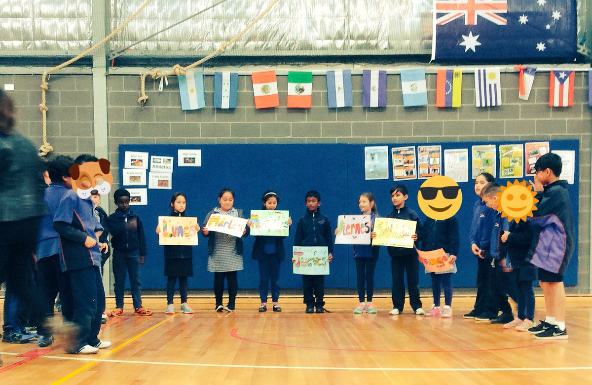ACPSpanish's tweet photo. Well done PrepG &amp; 2C on the performances! Fantástico! #Mariposa #DiasDeLaSemana #Change @AitkenCreekPS assembly https://t.co/D2YxqrFLJ2