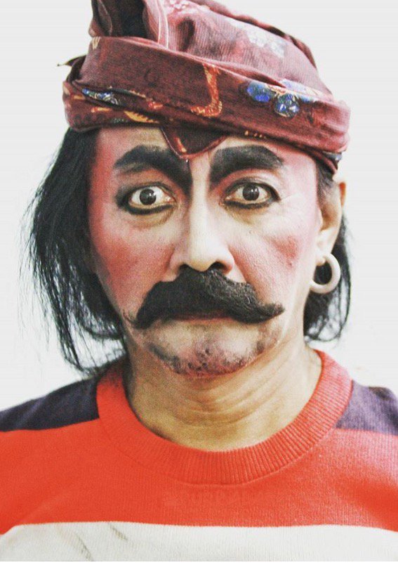 Aku mbok NDAS-NDASNO ndak popo, Cuuuk... Asal bukan guruku ....