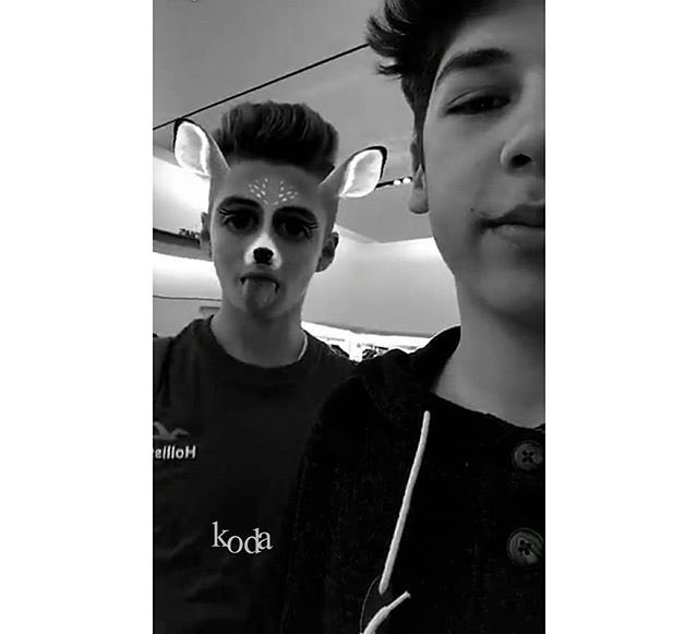 fcclthelove's tweet photo. zach and i are dating for all the ppl that don't know, that's why i have the #23 in my bio lmao https://t.co/ZCMgpaXizc