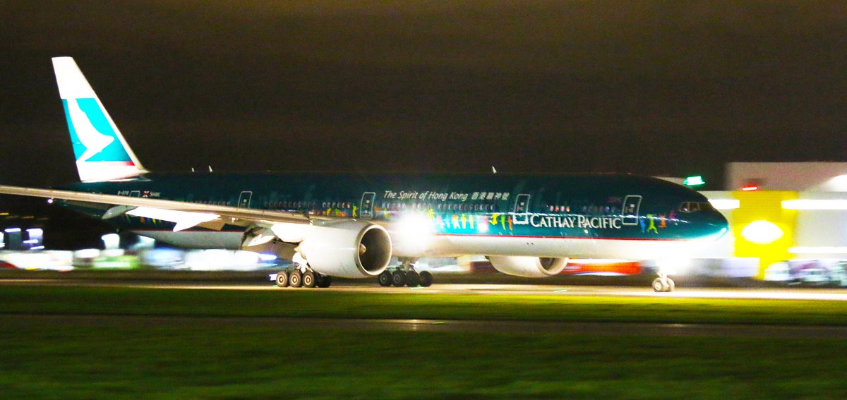 Kent_YVR's tweet photo. .@cathaypacific @boeing #777 with the special #SpiritOfHongKong #livery arriving tonight @yvrairport from #HKG #HongKong #BKPB #yvrspotters https://t.co/NZrTLhzvQc
