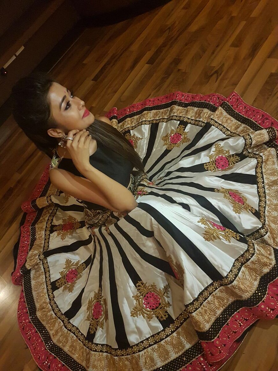 iamTinaDatta's tweet photo. Out of your vulnerabilities will come your strength... outfit by @michellebharwani ❤️ https://t.co/YonMxhDFMX