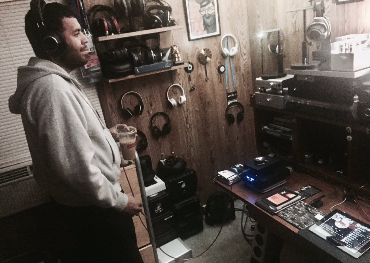 Hector LUVs <a href="/ENIGMAcoustics/">ENIGMAcoustics</a> #DharmaD1000 #THXGiving on @cavalliaudio LiquidCarbon (ProtoW/ALPSPot) <a href="/MytekDigital/">Mytek Digital</a> #DSD #DAC #musicsaveslives