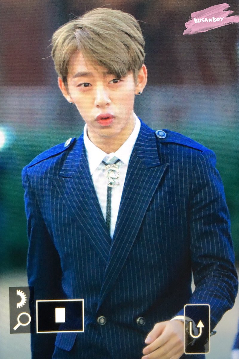 busanboy_ramyun's tweet photo. 161125 cultwo show출근 #대현 @BAP_Daehyun  😊 https://t.co/Vd6CkaybwX