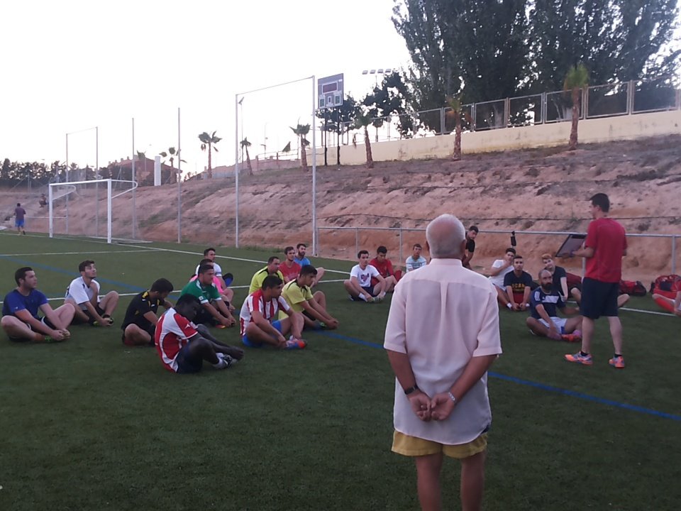 Vamos al Esparragal el domingo a las 19,30 necesitamos aficion