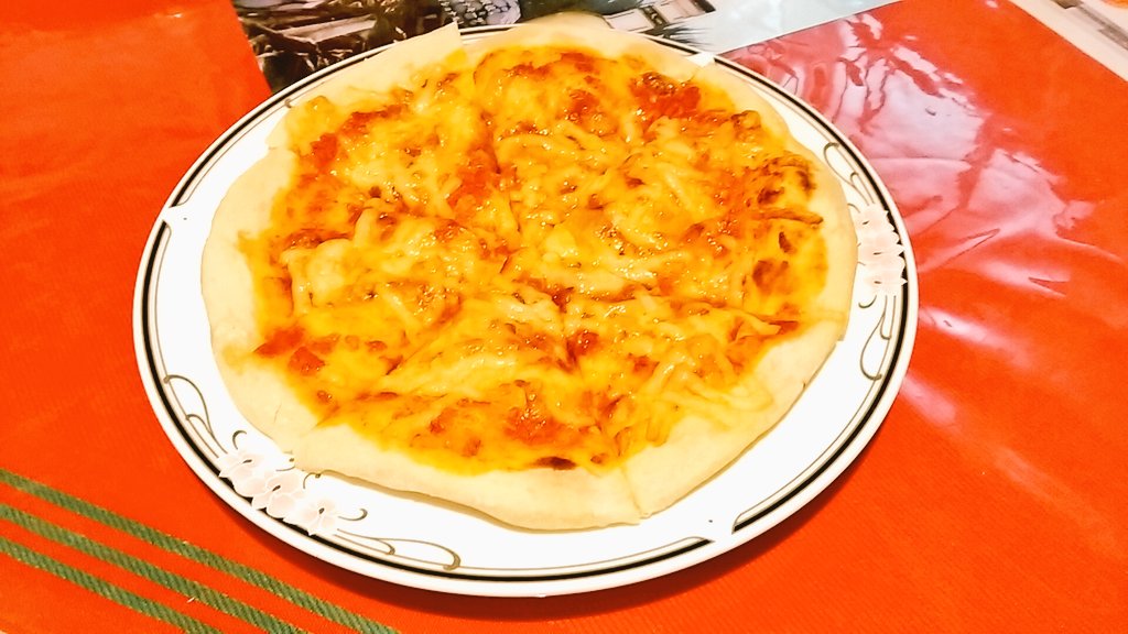 OsteriaSen's tweet photo. 西条は寒い日が続いておりますが、皆様いかがお過ごしでしょうか。
当店の手作りピッツァですが、生地の使用量がこれまでの1.5倍とボリュームupしました！
価格は据え置きで、とってもお得ですよ！！
ぜひぜひ食べに来てください♪
#オステリア千 https://t.co/gkwYYeuSAv