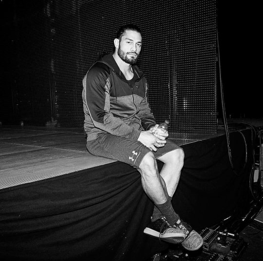OneVsAll_'s tweet photo. from wwedeutschland on Instagram #RomanReigns #SurvivorSeries https://t.co/cEqgoftZV9